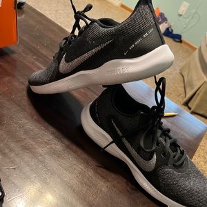 Womens flex run experience 10 ***size 12*** No box